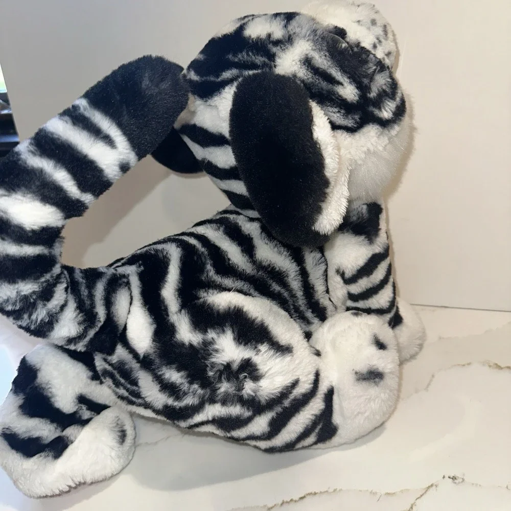 FurReal ivory white tiger playful roaring Hasbro 2017 Last One RARE